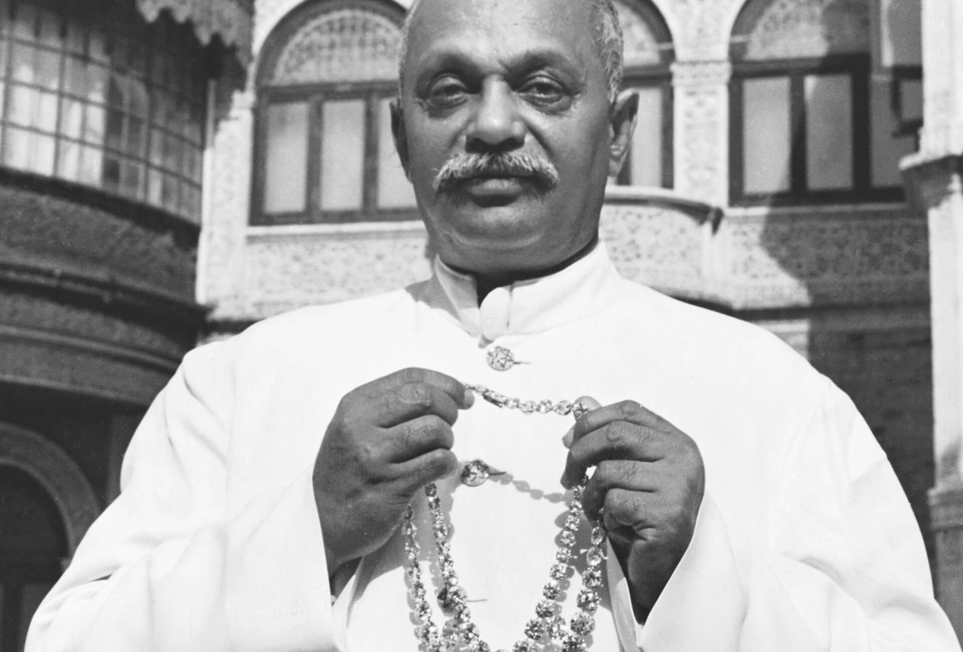 maharaja of nawanagar cartier necklace